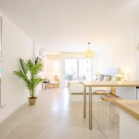 New Studio, Terrace, Parking, And Pool By 10tosea Lägenhet