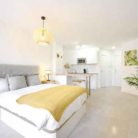 Lägenhet New Studio, Terrace, Parking, And Pool By 10tosea *